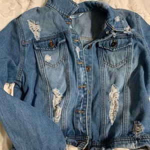 SUPER CUTE DENIM JACKET!😍🤍